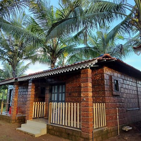 Saka Kadams Home Stay Guhāgar Exterior foto